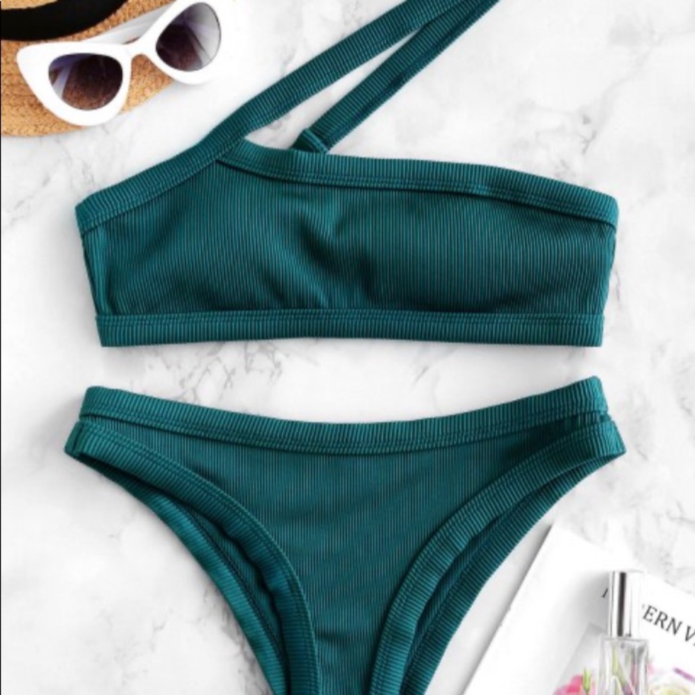 Ribbed One Shoulder Bikini